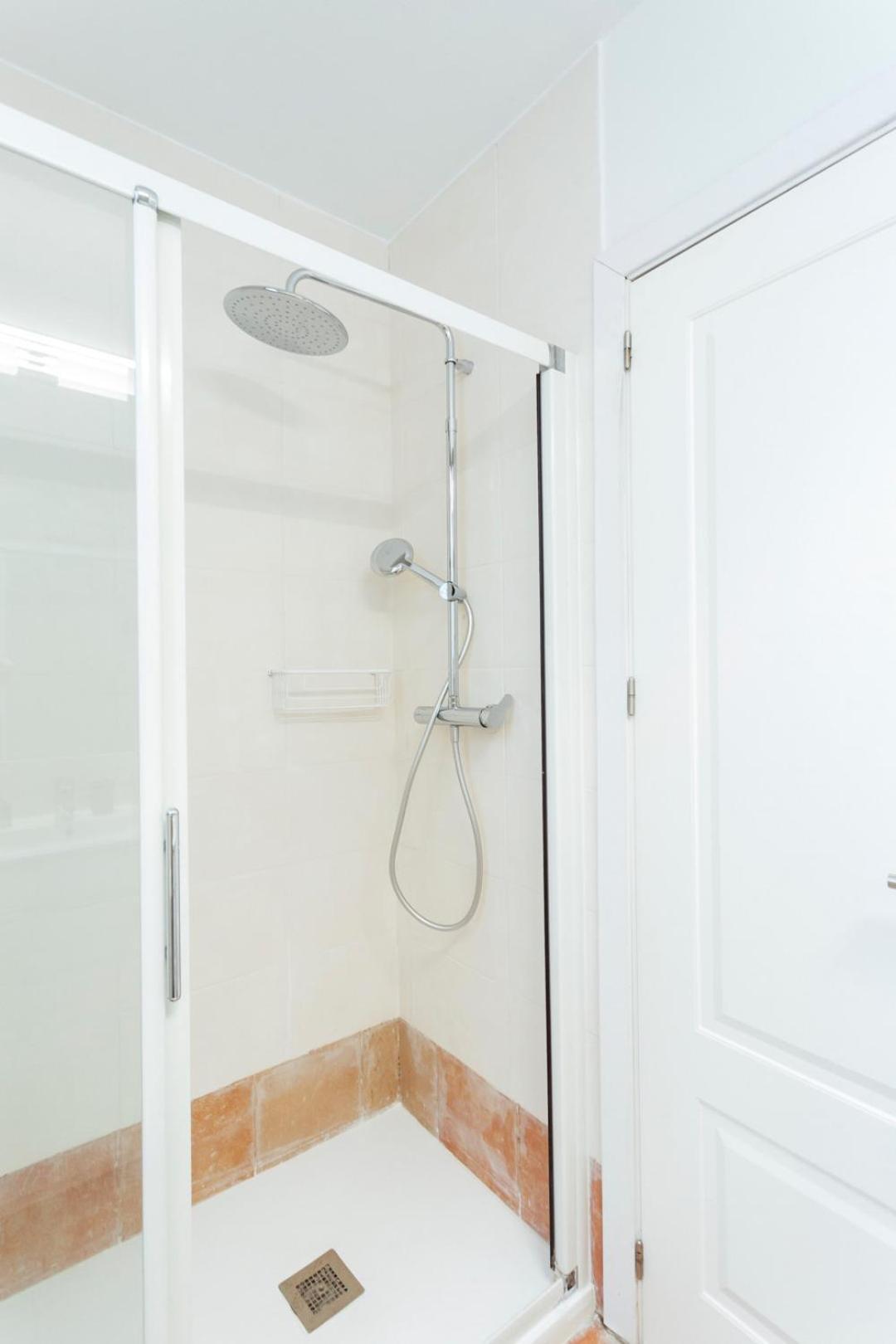 Minty Stay 3Bd Apartment - Triana Sevilla Exterior foto